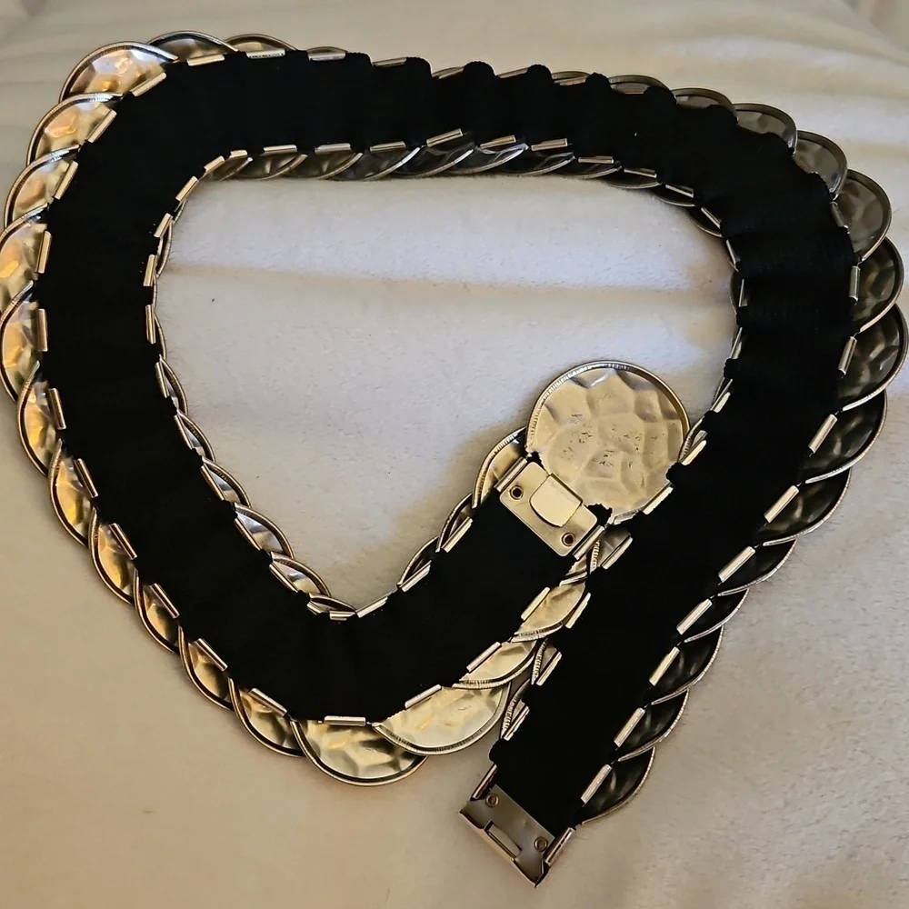 Vintage Silver Circle Hammered Metal Stretch Belt